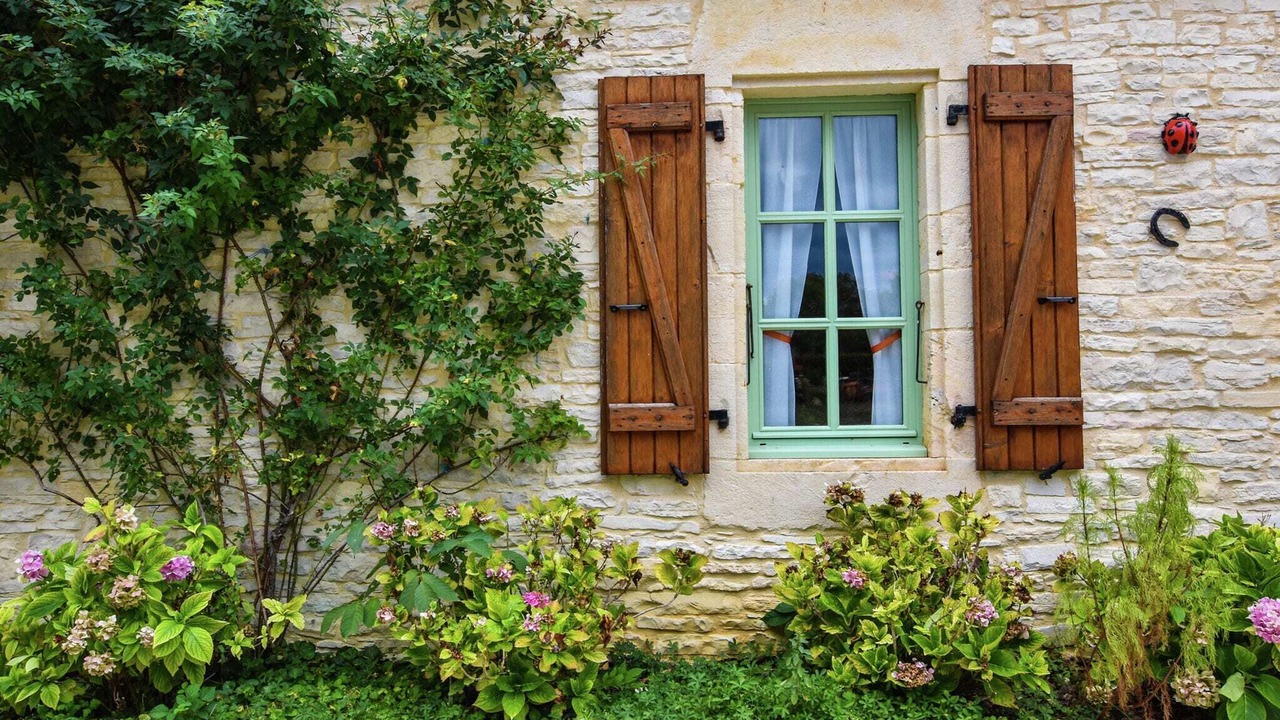 Photo of Others in Thedirac