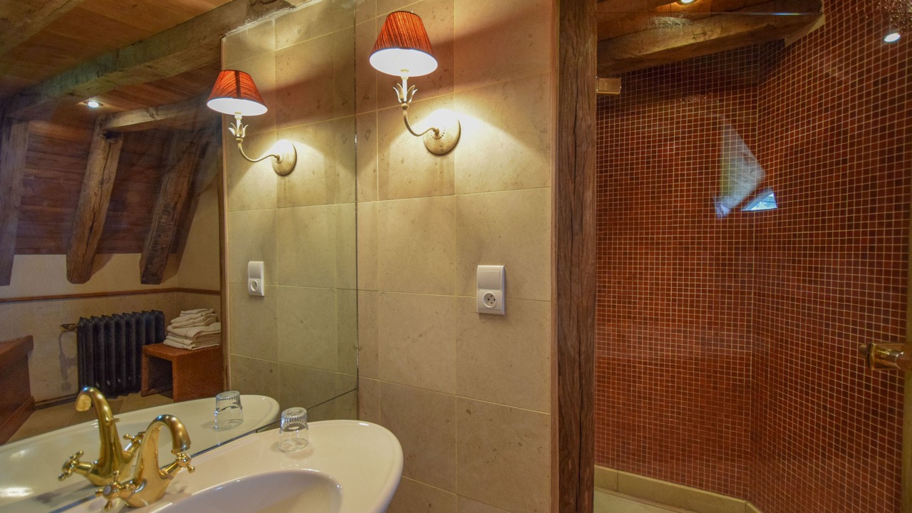 Photo of Bathroom in Saint-Medard-d'Excideuil