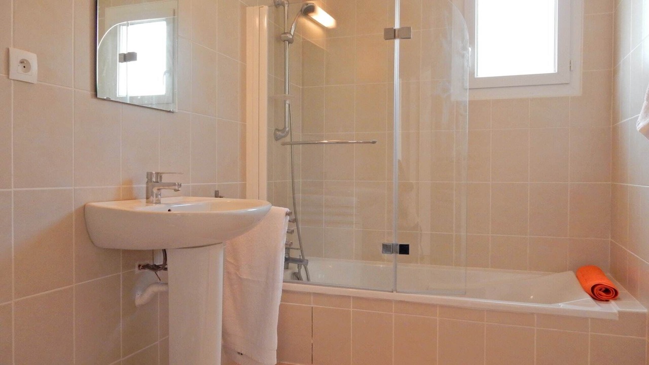 Photo of Bathroom in Joyeuse