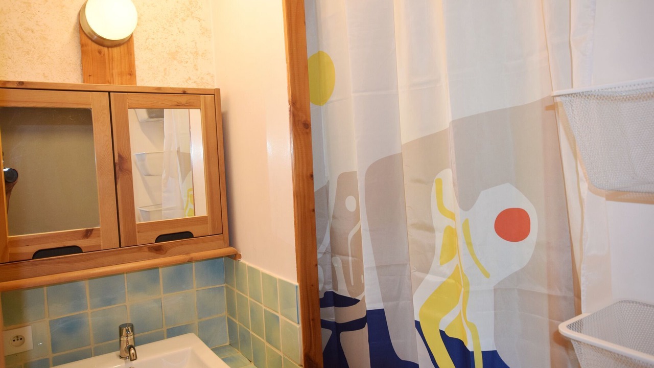 Photo of Bathroom in Saint Alban Auriolles