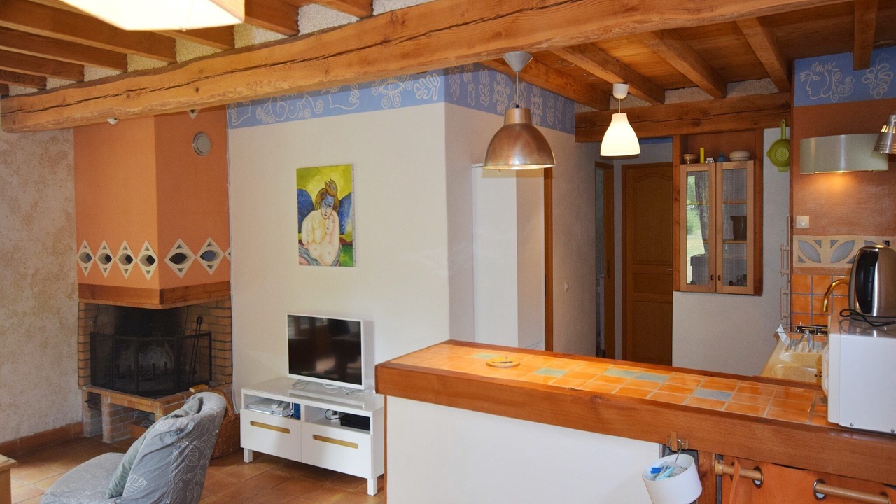 Photo of Livingroom in Saint Alban Auriolles
