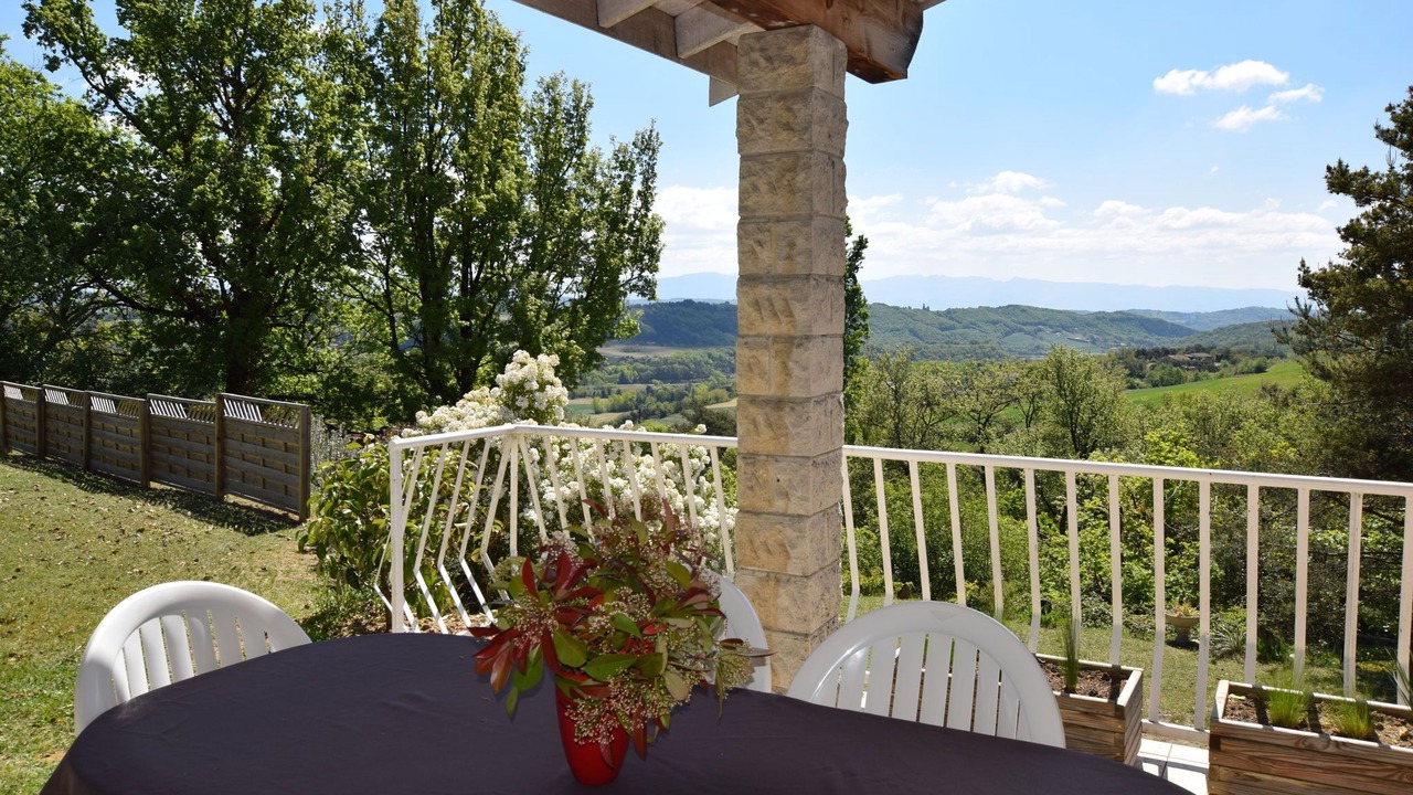 Photo of Patio Balcony in Bathernay
