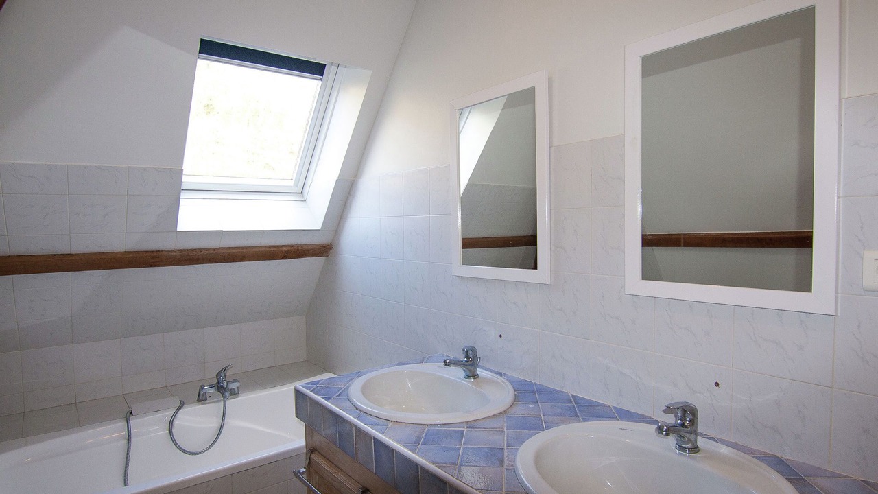 Photo of Bathroom in Saint-Medard-d'Excideuil