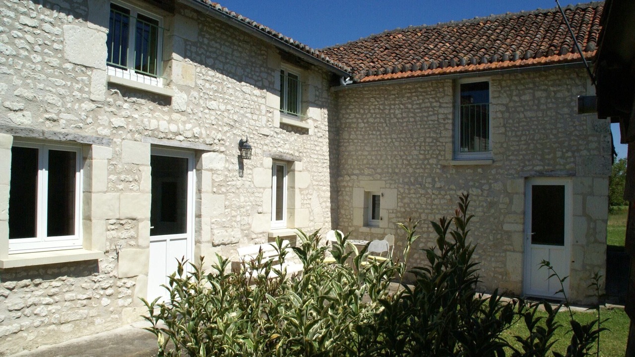 Photo of Outdoor in La Tour-Saint-Gelin