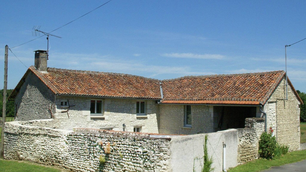 Photo of Outdoor in La Tour-Saint-Gelin