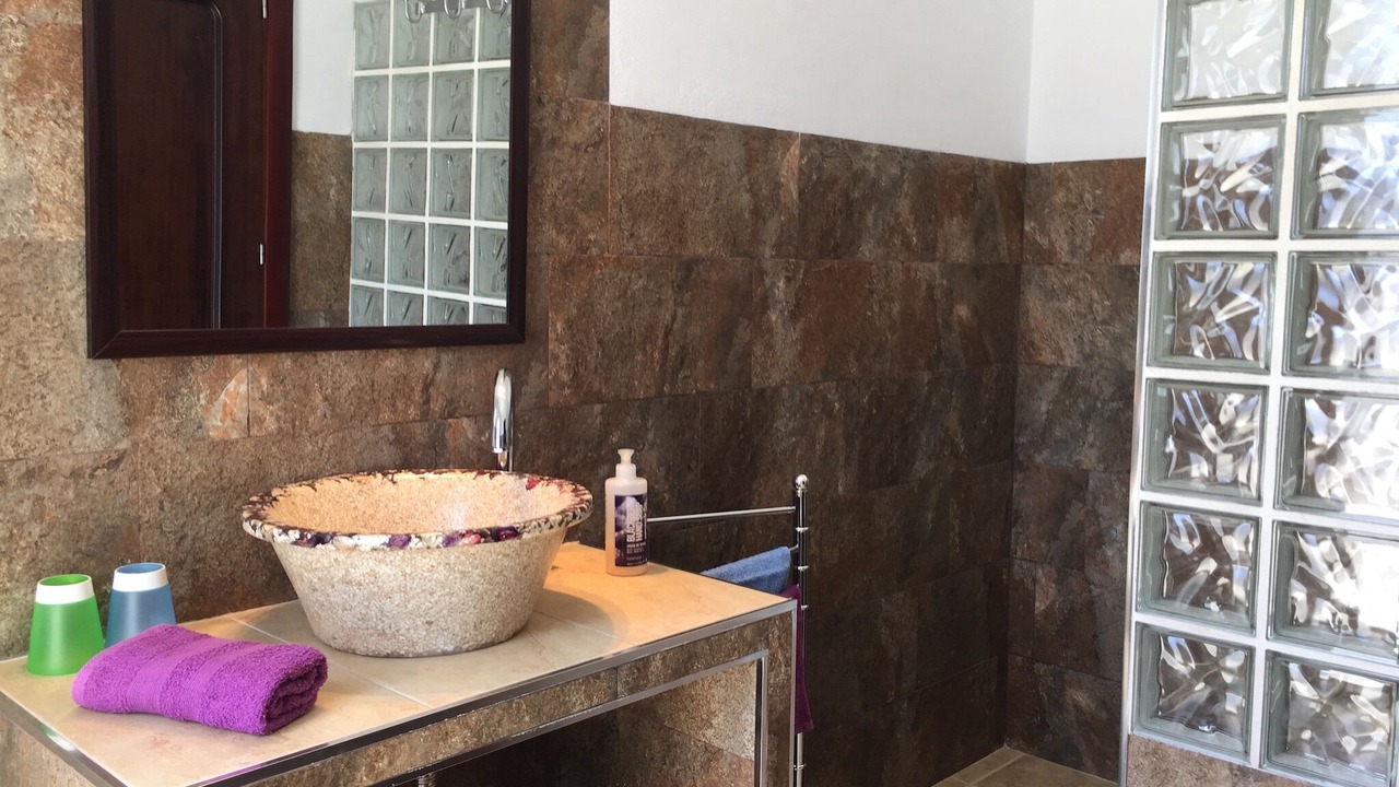 Photo of Bathroom in Arenas