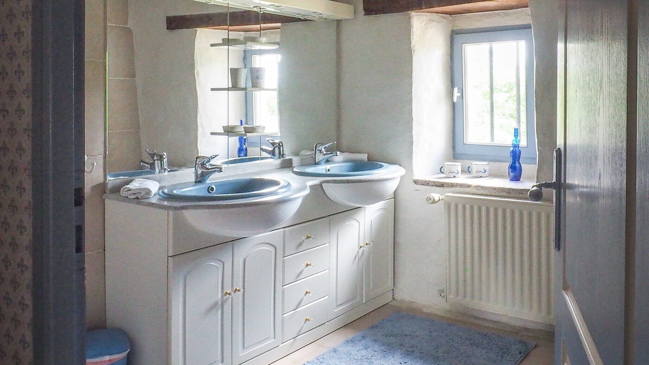 Photo of Bathroom in Saint-Laurent-de-la-Salle