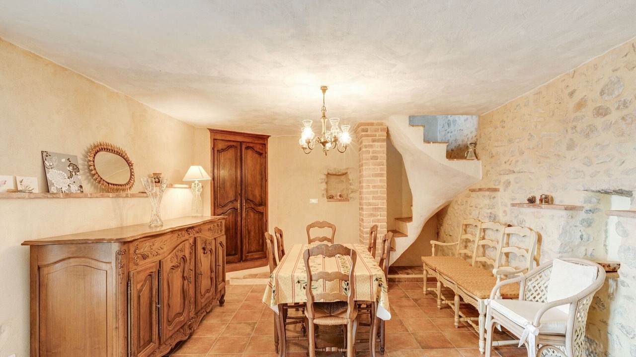 Photo of Livingroom in Les Mages