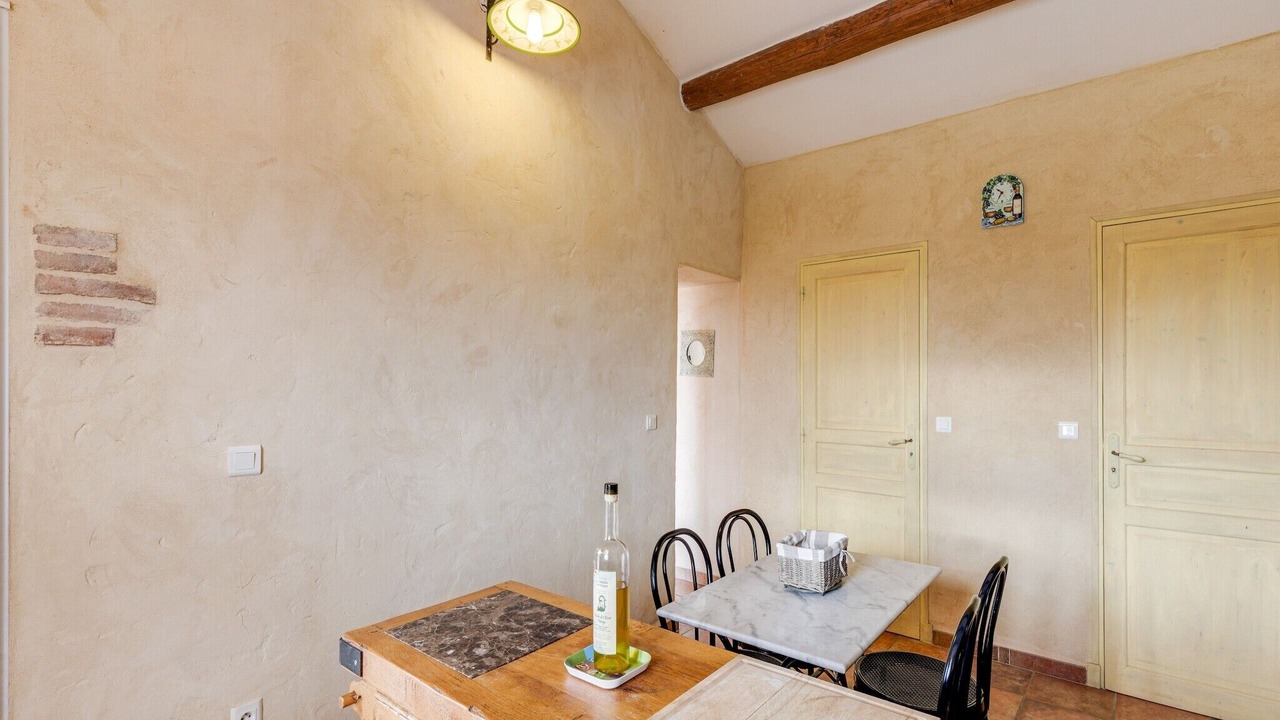 Photo of Livingroom in Les Mages