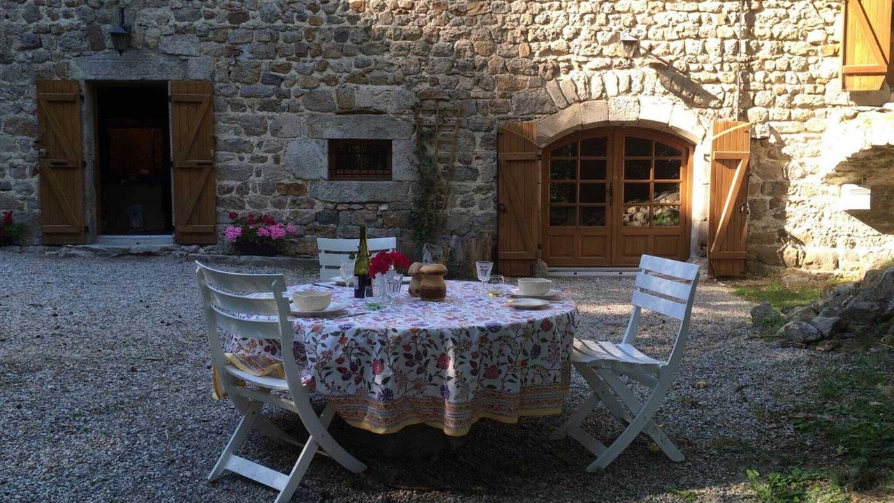 Photo of Patio Balcony in Saint-Pierre-sur-Doux