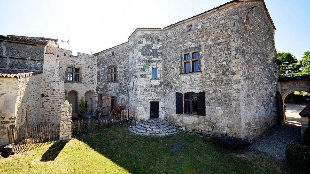 Photo of Outdoor in Bon-Encontre
