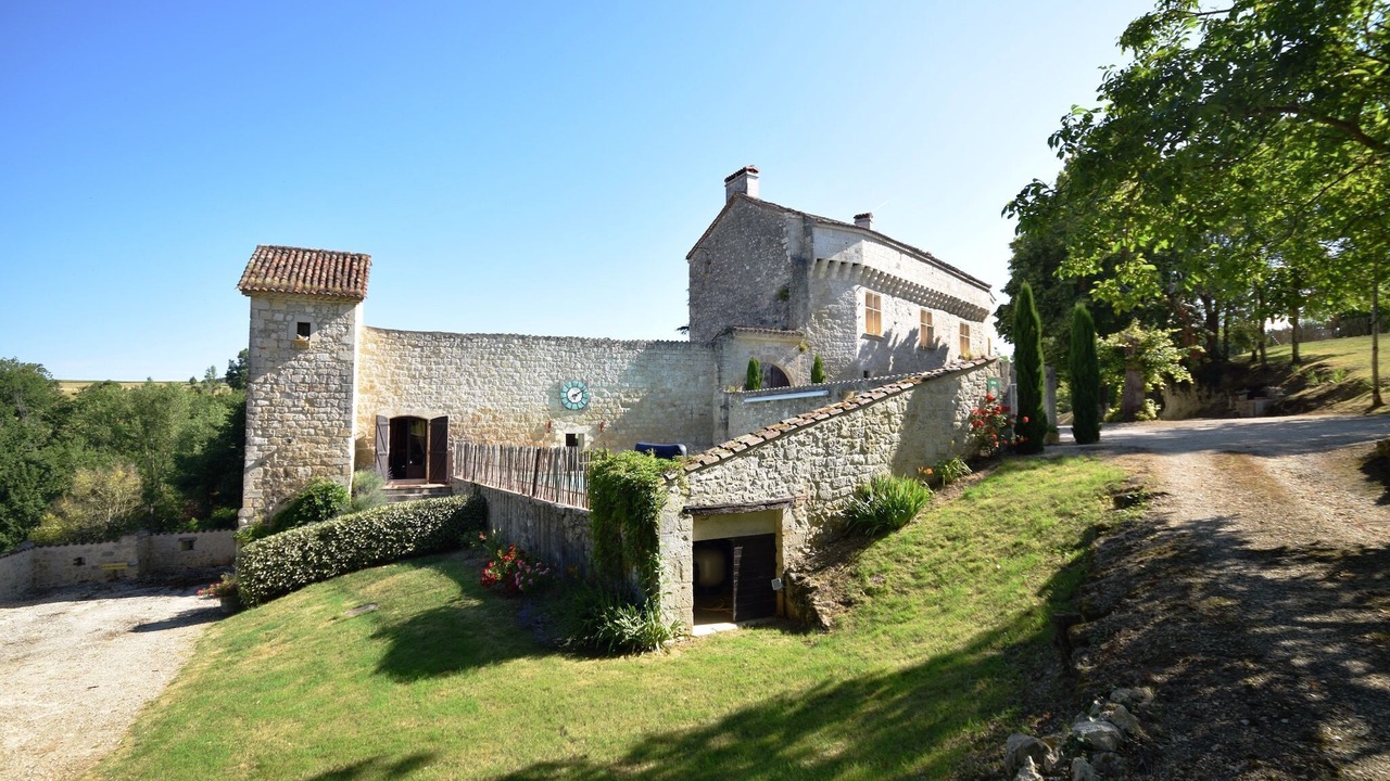 Photo of Outdoor in Bon-Encontre