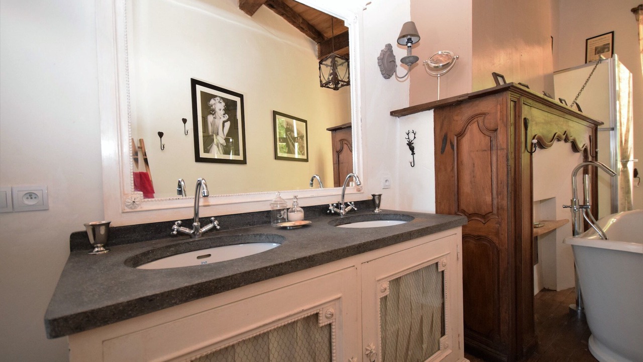 Photo of Bathroom in Bon-Encontre
