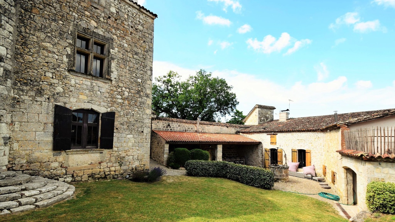 Photo of Outdoor in Bon-Encontre