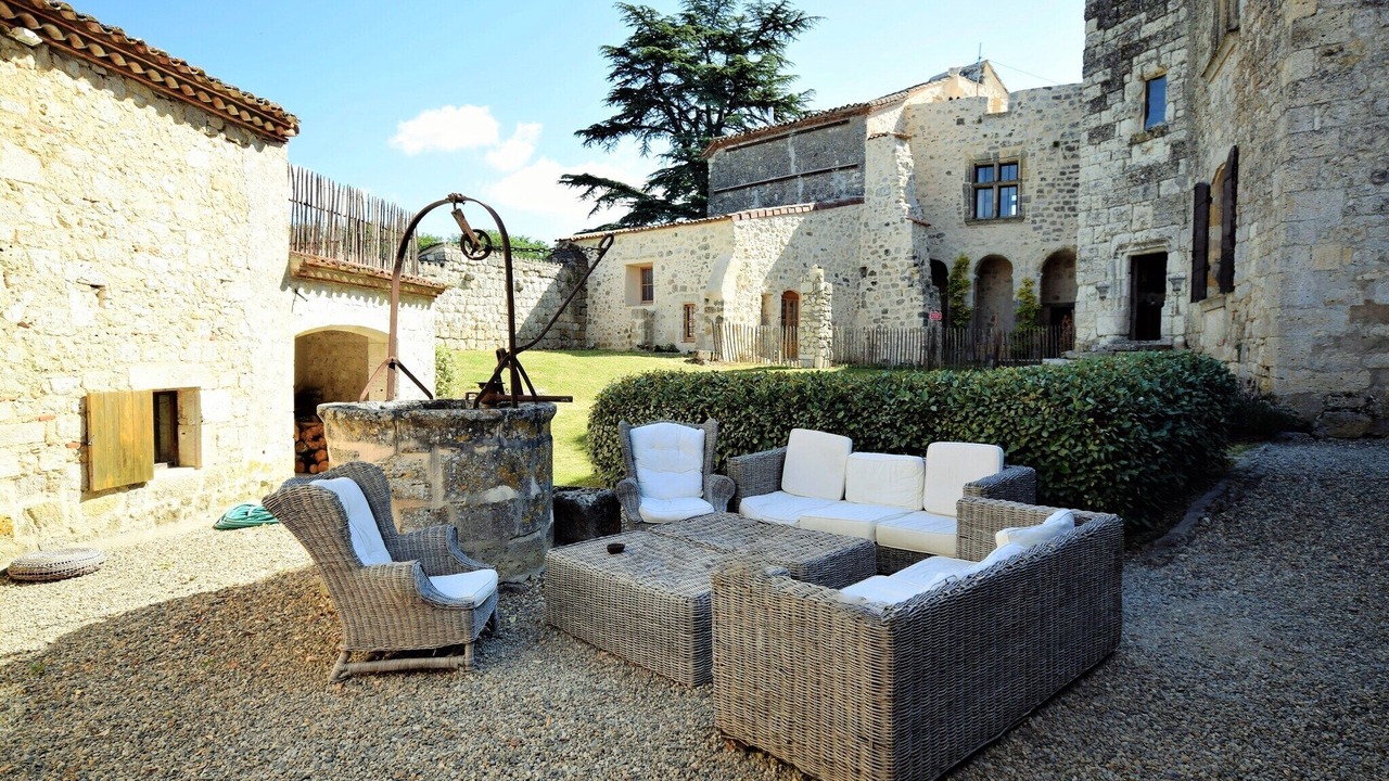 Photo of Outdoor in Bon-Encontre