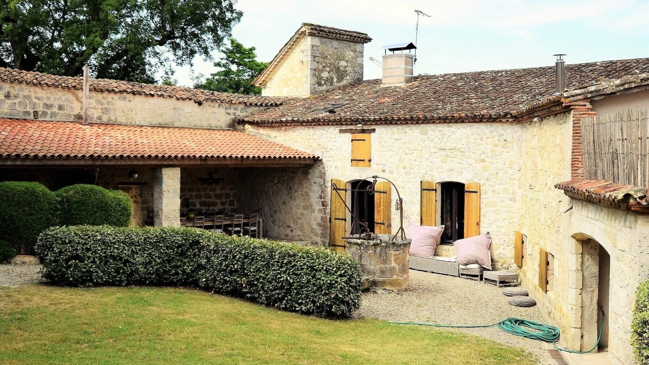 Photo of Outdoor in Bon-Encontre