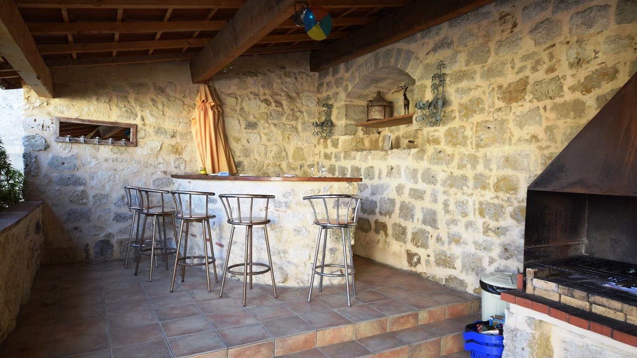 Photo of Patio Balcony in Bon-Encontre
