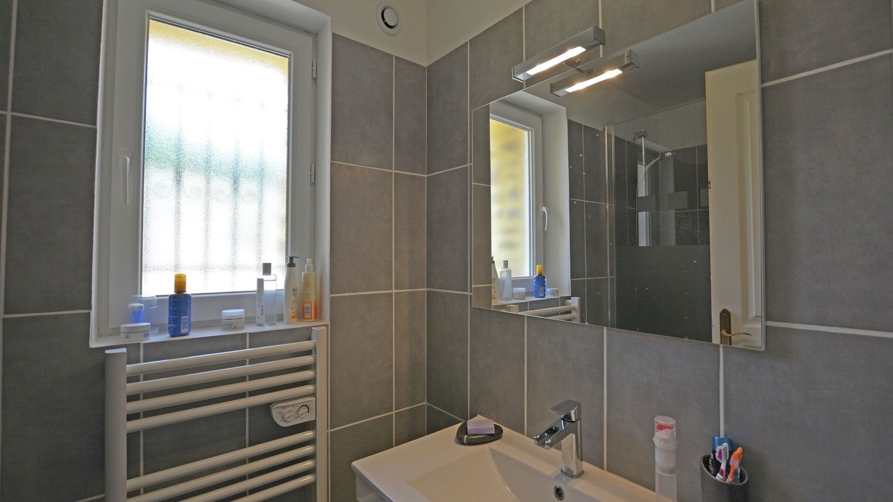 Photo of Bathroom in Saint-Laurent-de-Carnols