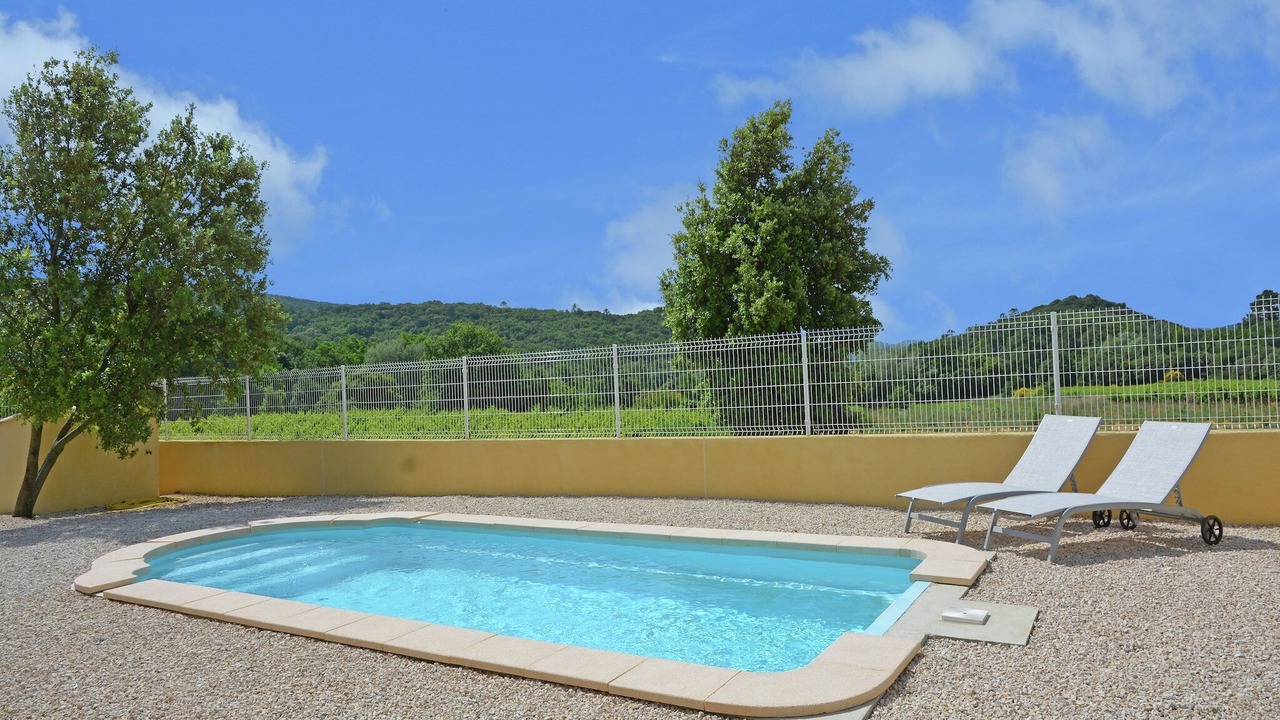 Photo of Outdoor in Saint-Laurent-de-Carnols