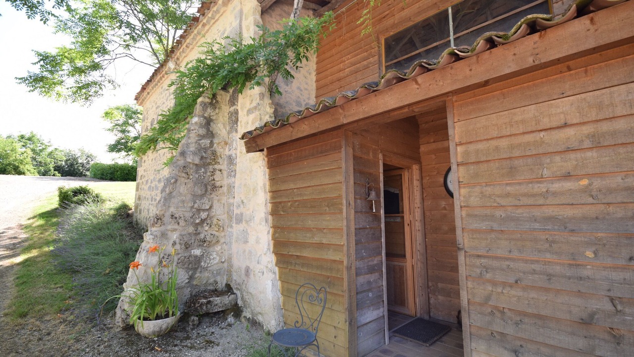 Photo of Outdoor in Bon-Encontre