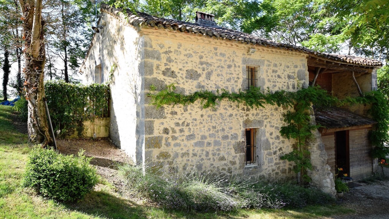 Photo of Outdoor in Bon-Encontre