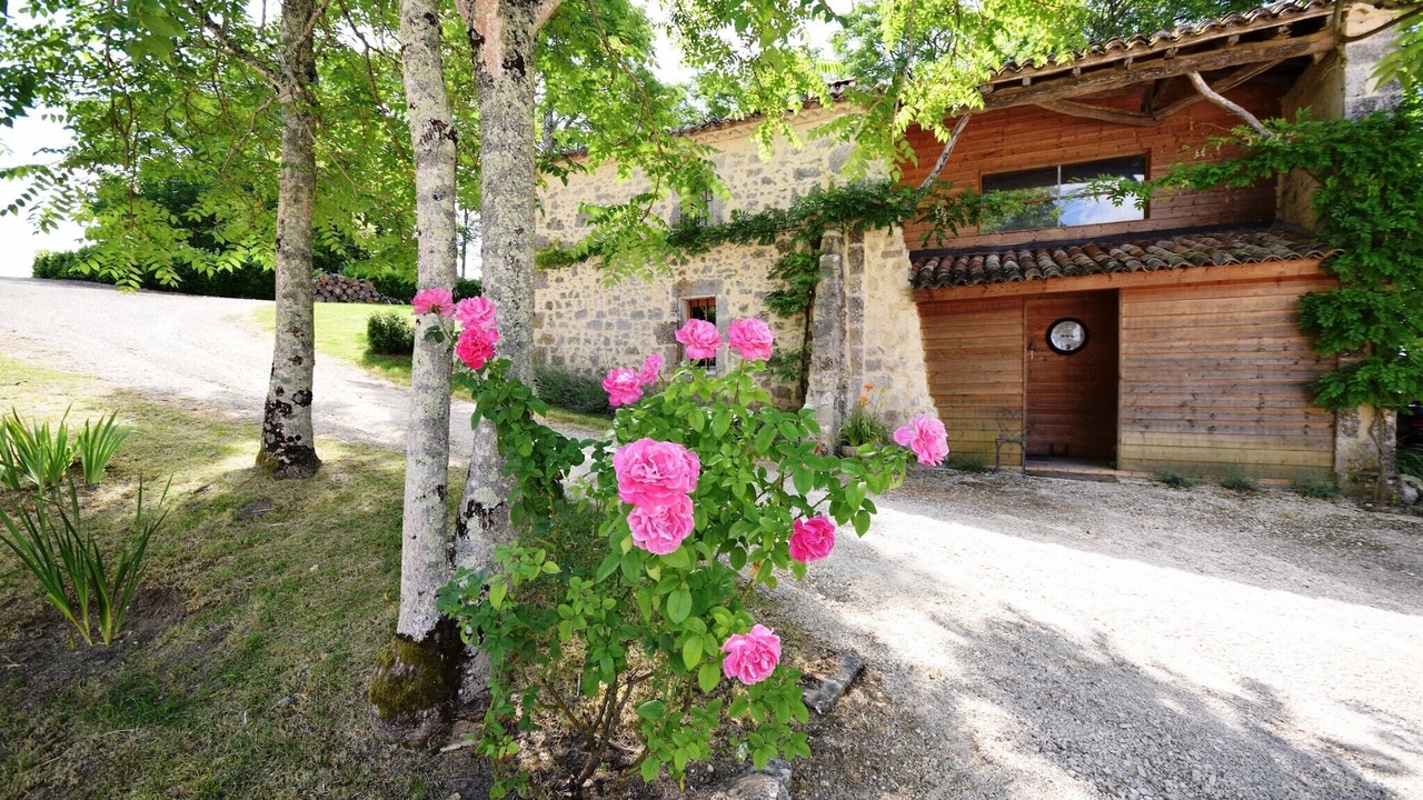 Photo of Outdoor in Bon-Encontre