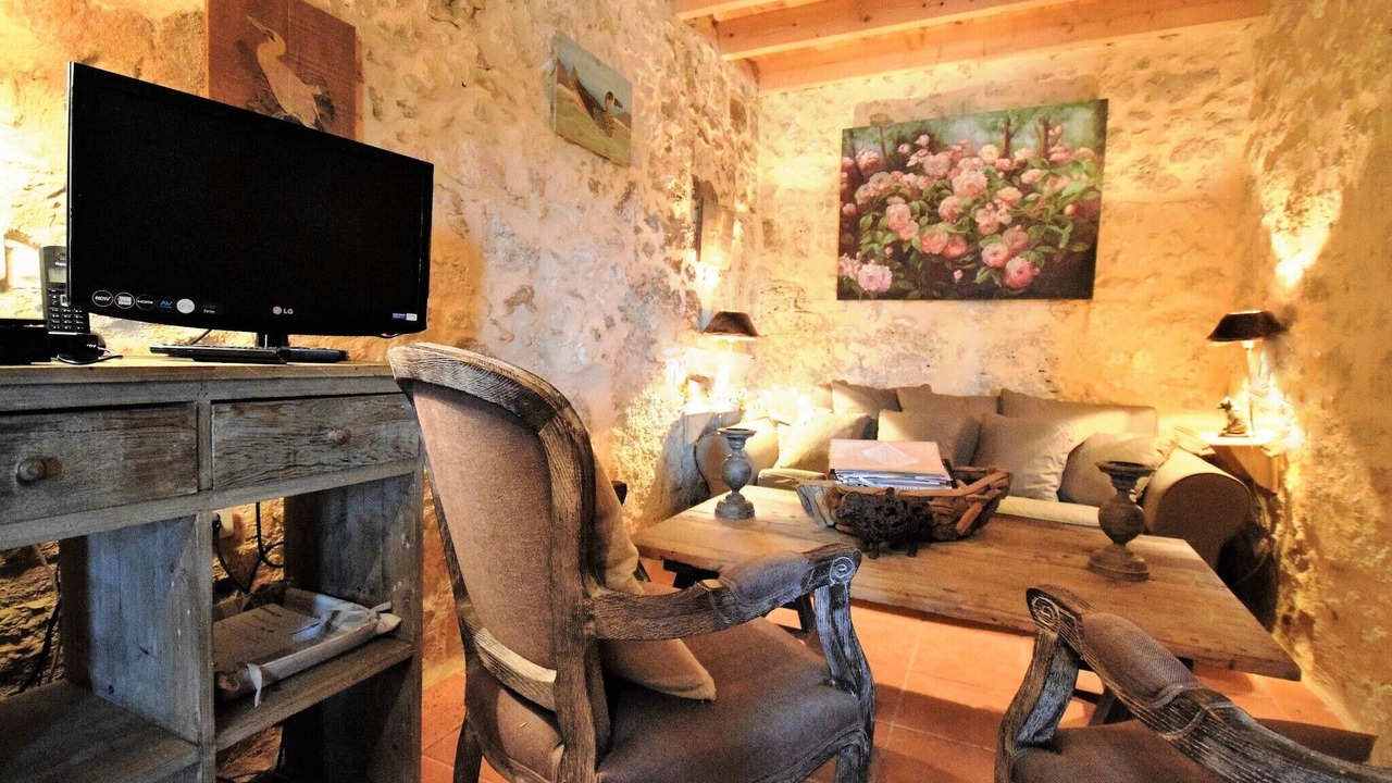Photo of Livingroom in Bon-Encontre