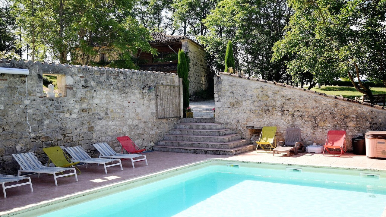 Photo of Outdoor in Bon-Encontre