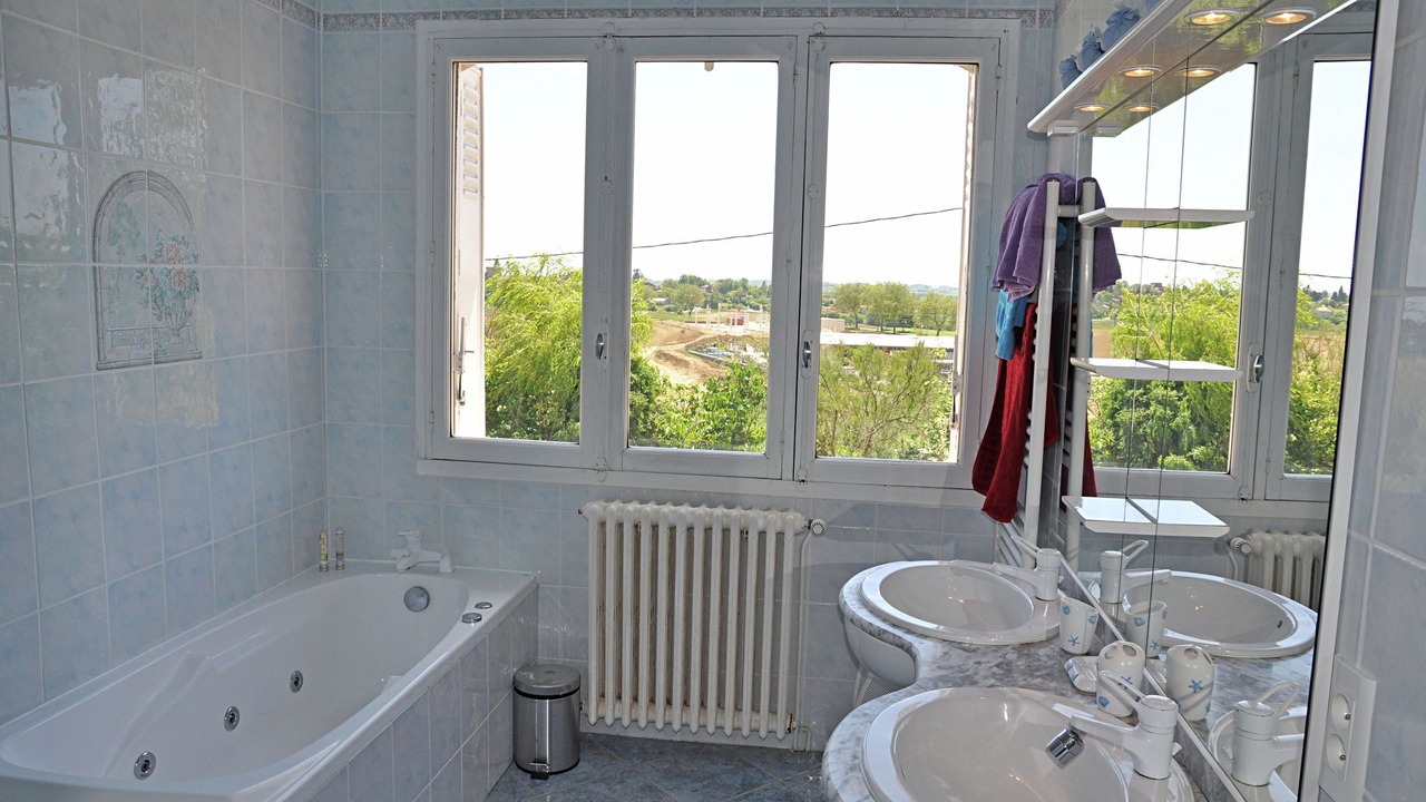 Photo of Bathroom in Nailloux