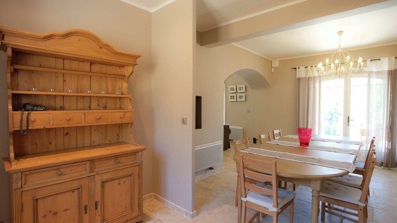 Photo of Livingroom in Apt