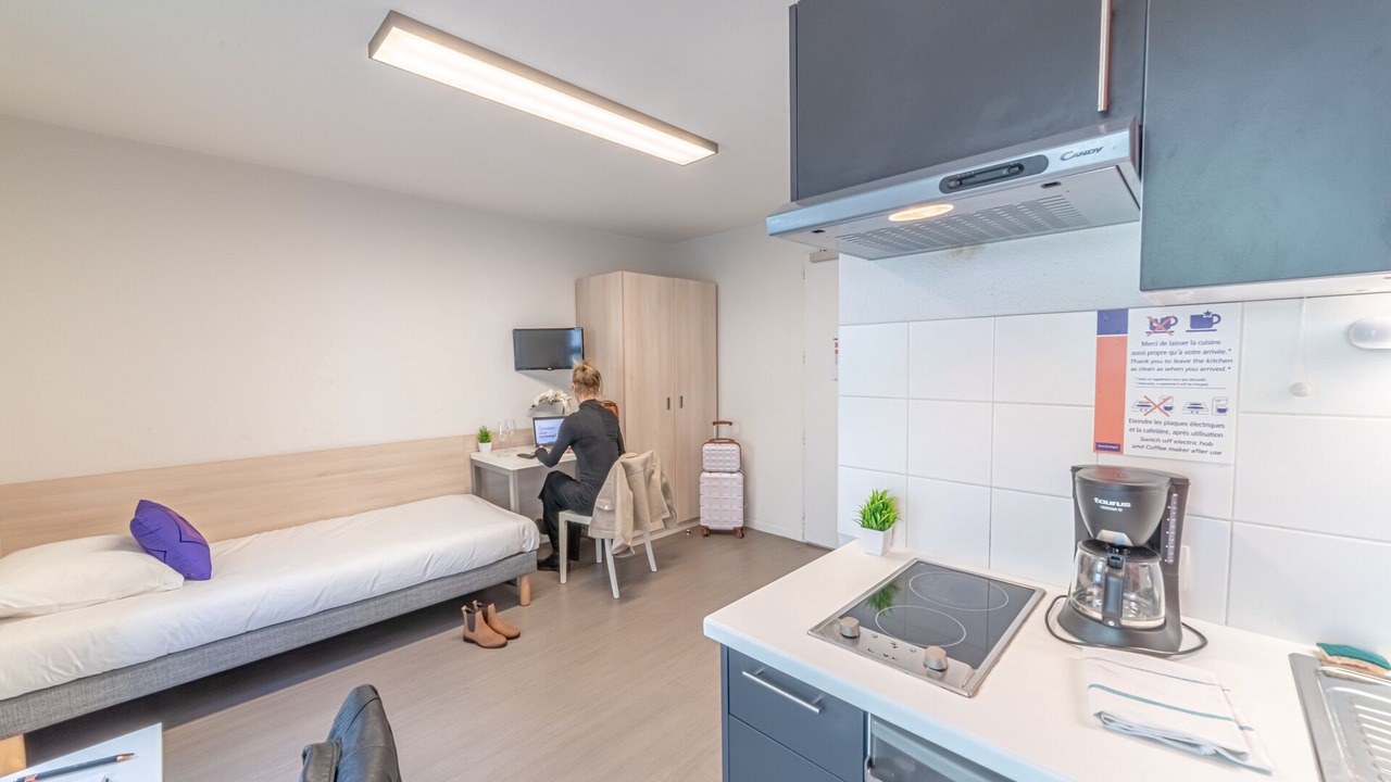 Photo of Bedroom in Bonnefoy-Roseraie-Gramont