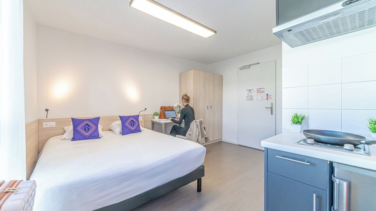 Photo of Bedroom in Bonnefoy-Roseraie-Gramont