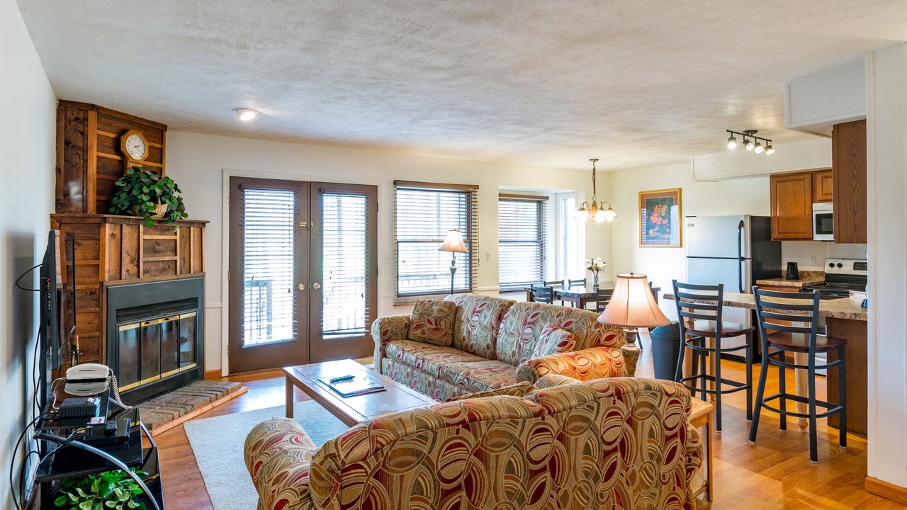Photo of Livingroom in Treasure Lake