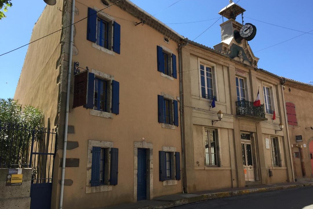 Photo of Buildings in Moux