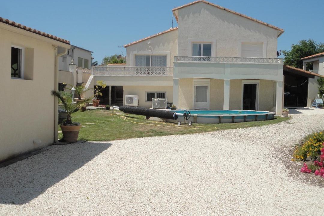 Photo of Buildings in Meschers-sur-Gironde