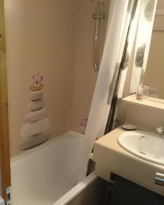 Photo of Bathroom in Premanon
