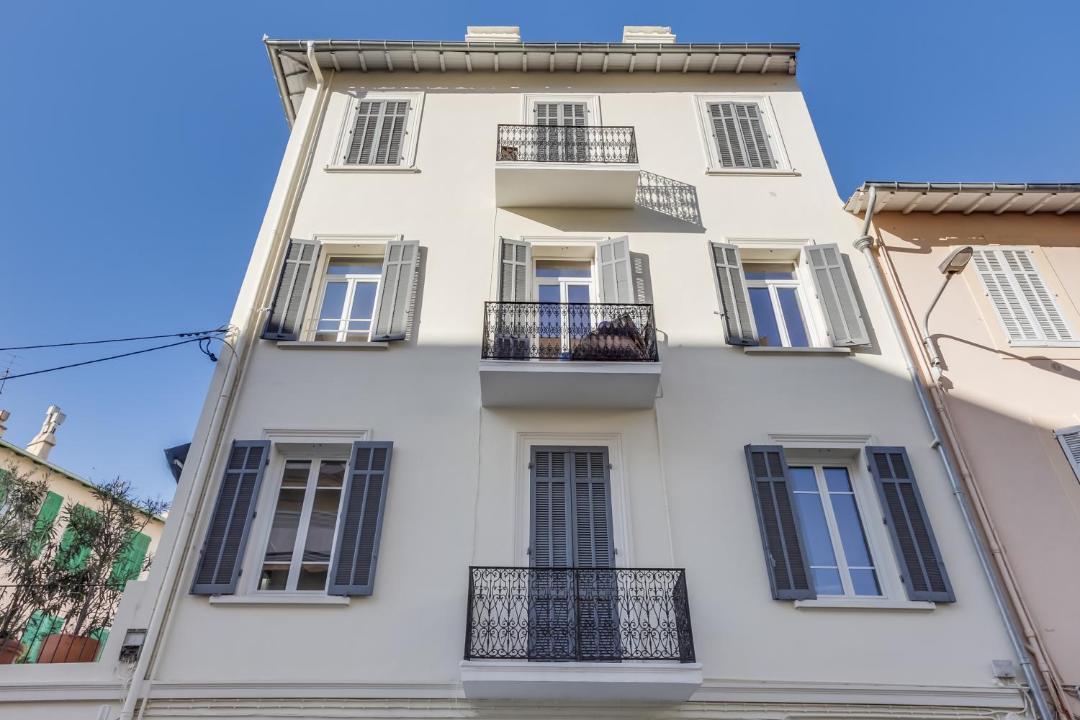 Photo of Buildings in California - Pezou