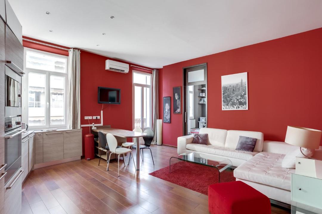 Photo of Livingroom in California - Pezou