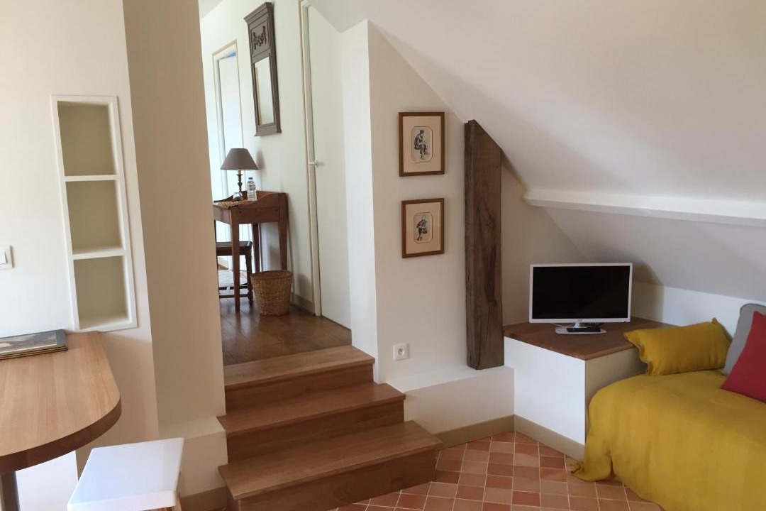 Photo of Others in Dragey-Ronthon