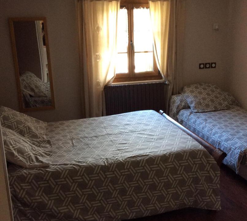 Photo of Bedroom in Campan