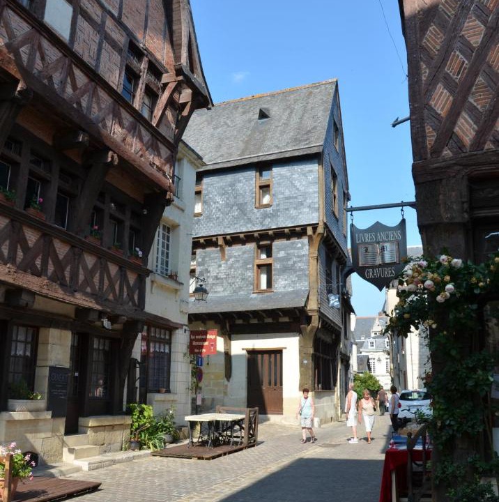 Photo of Buildings in Chinon
