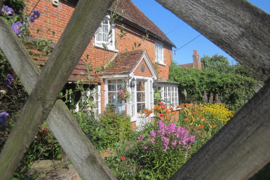 Photo of Buildings in Crondall