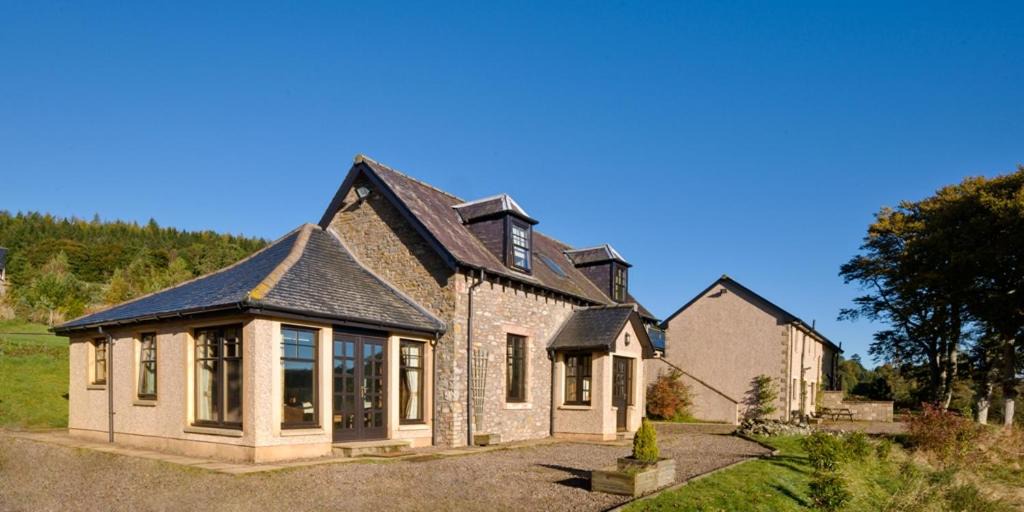 Photo of Buildings in Ashkirk