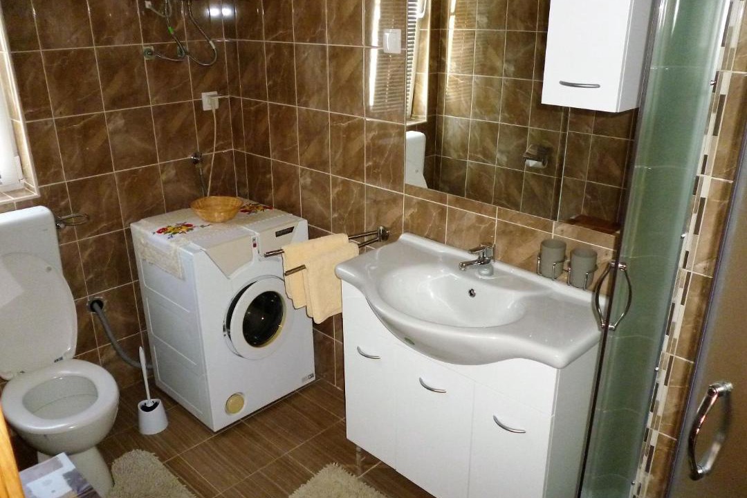 Photo of Bathroom in Seline