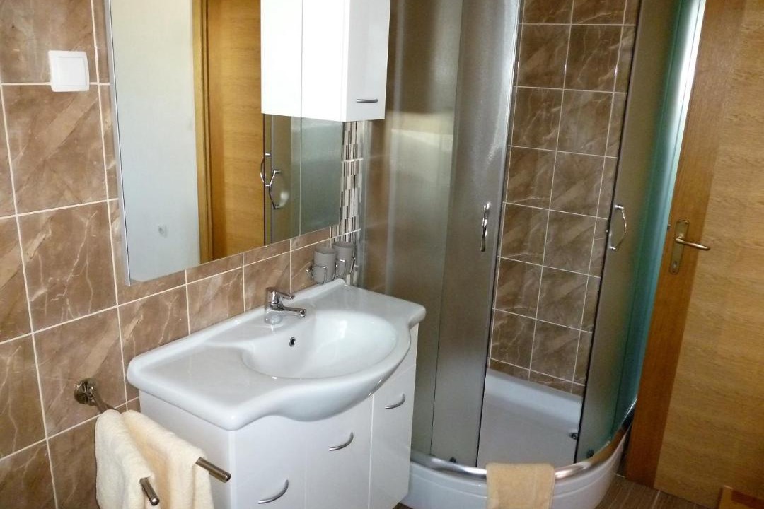 Photo of Bathroom in Seline
