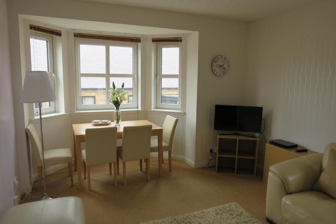 Photo of Livingroom in Newington