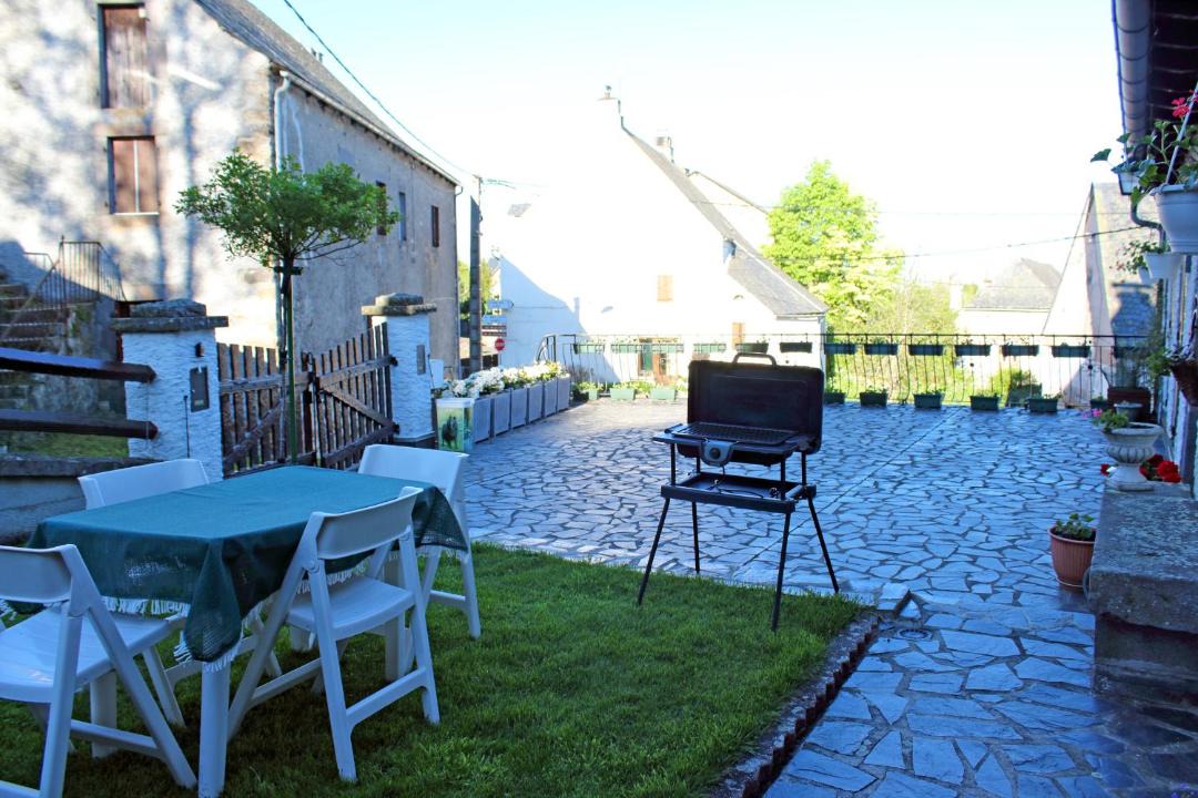 Photo of Patio Balcony in Saint-Genes-Champespe