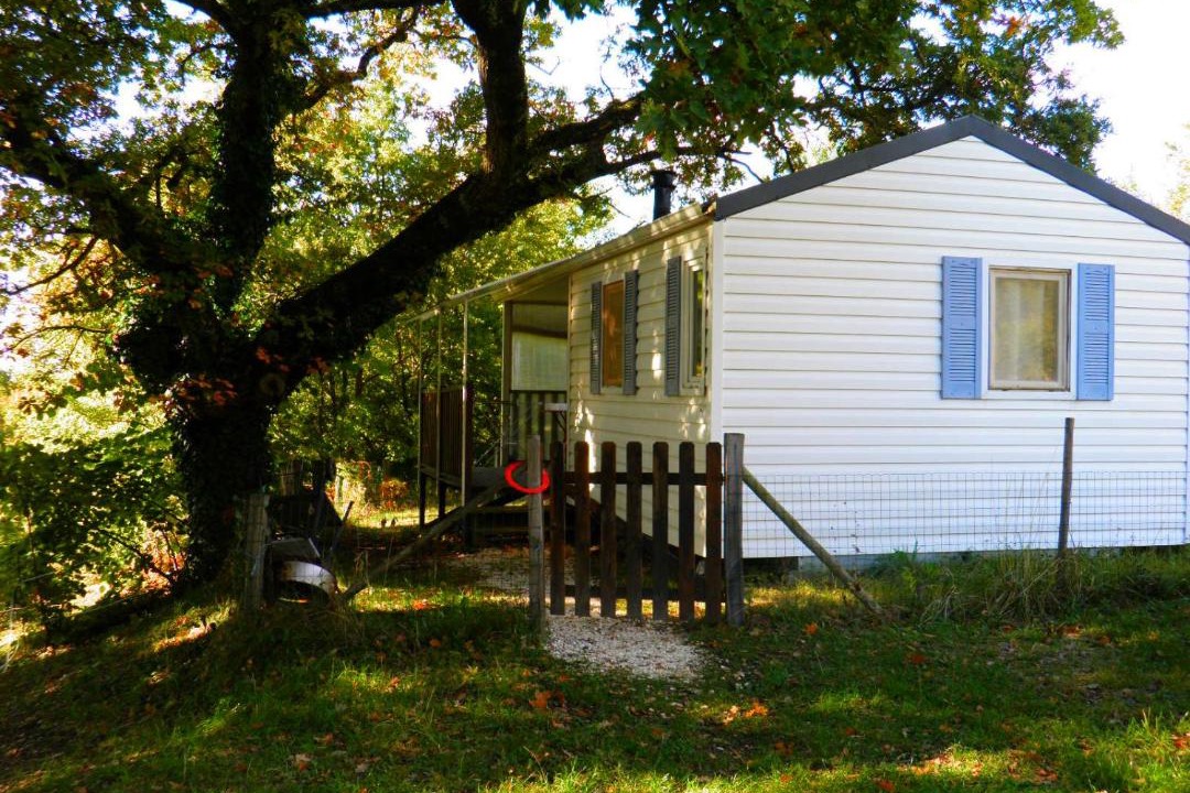 Photo of Buildings in Montjoux