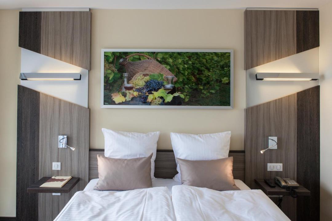 Photo of Others in Rott