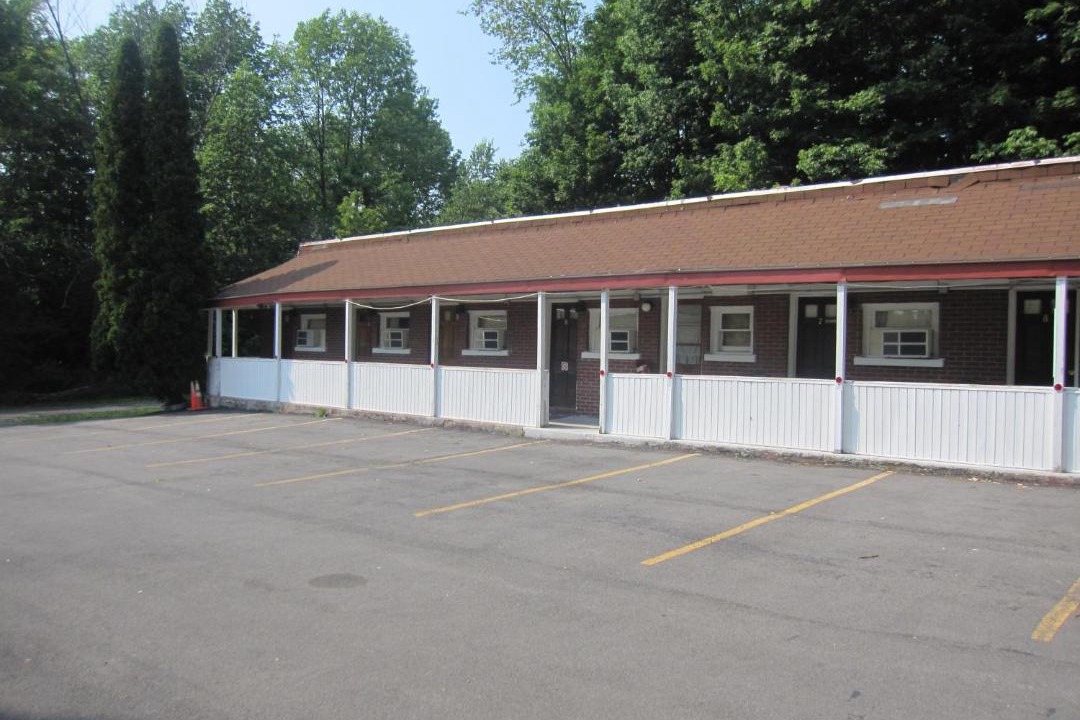 Photo of Others in Clinton